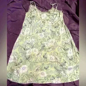 La Vie En Rose  green nighty with floral print size medium super soft